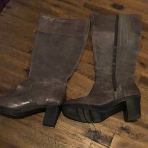 Clarks size 10 boots